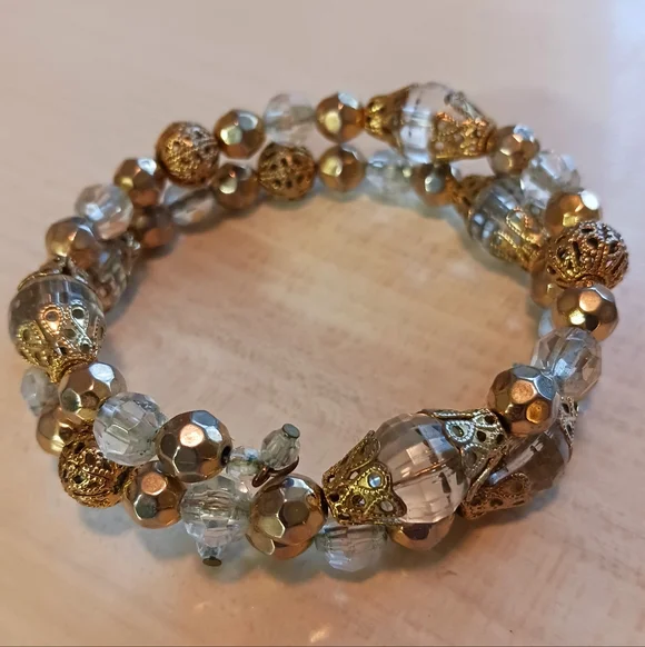 Beautiful Beaded Bracelet - Picture 2 of 3